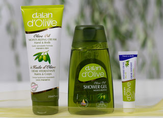 Dalan d'Olive Skincare Gift Box